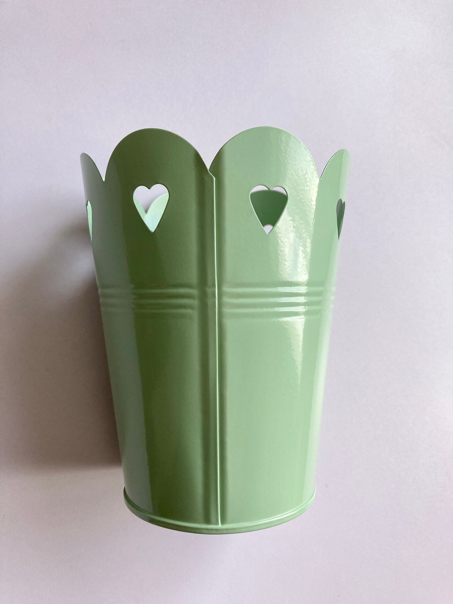 Green Heart Design Metal Planter