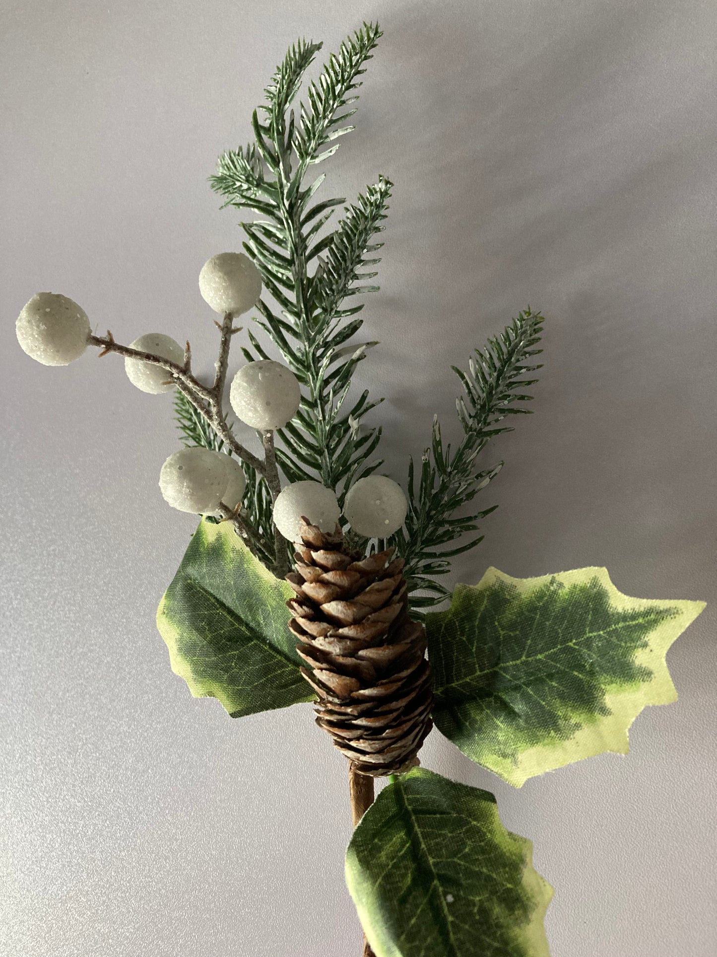 Snow Berry & Pine Cone Pick