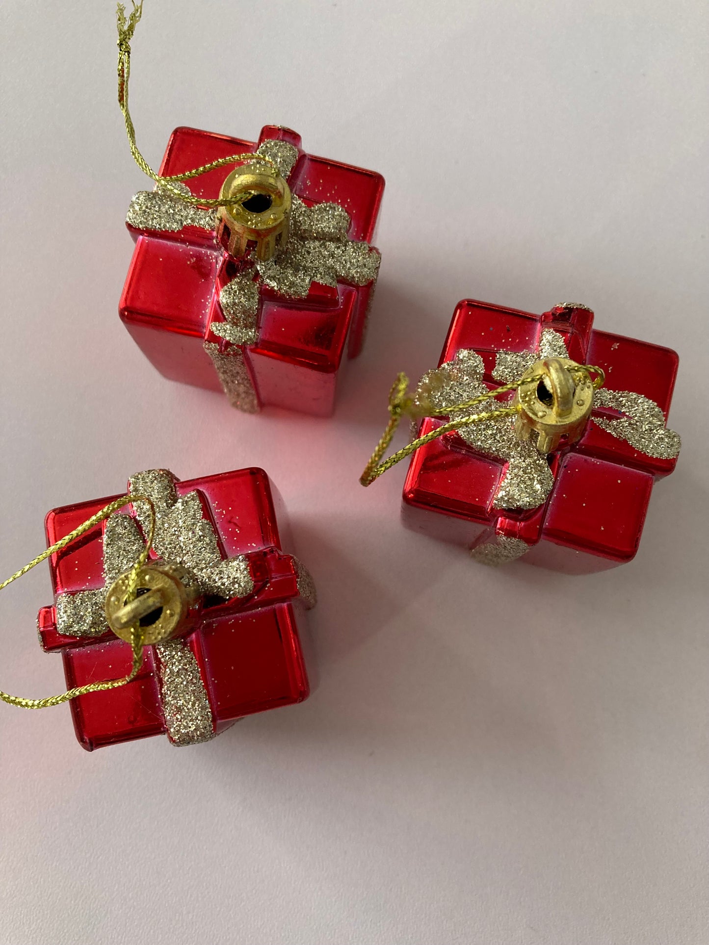 3pk Red & Gold Parcel Baubles