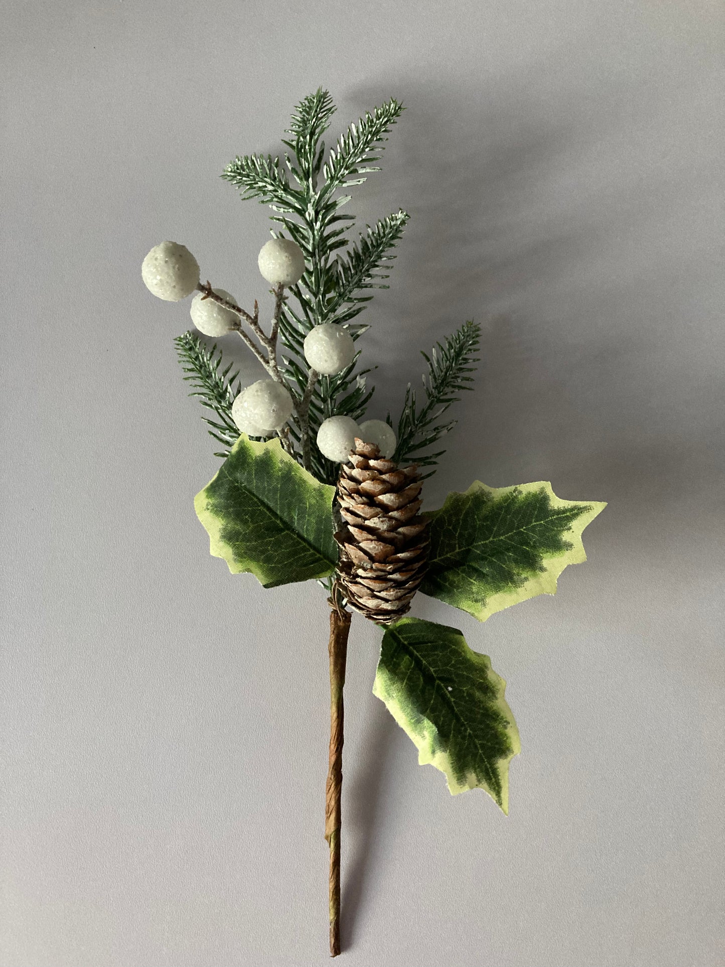 Snow Berry & Pine Cone Pick
