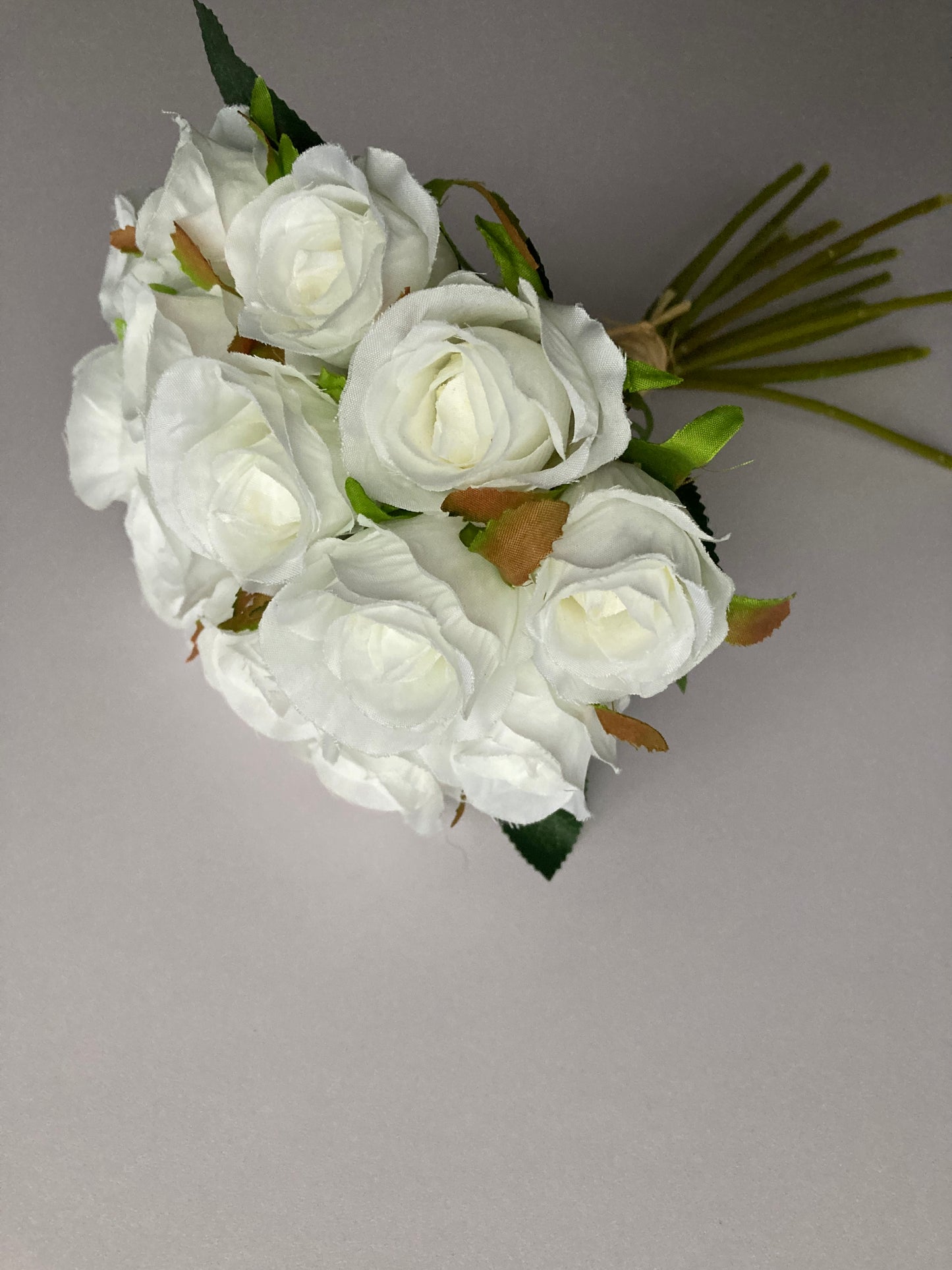 15 White Rosebud Bunch