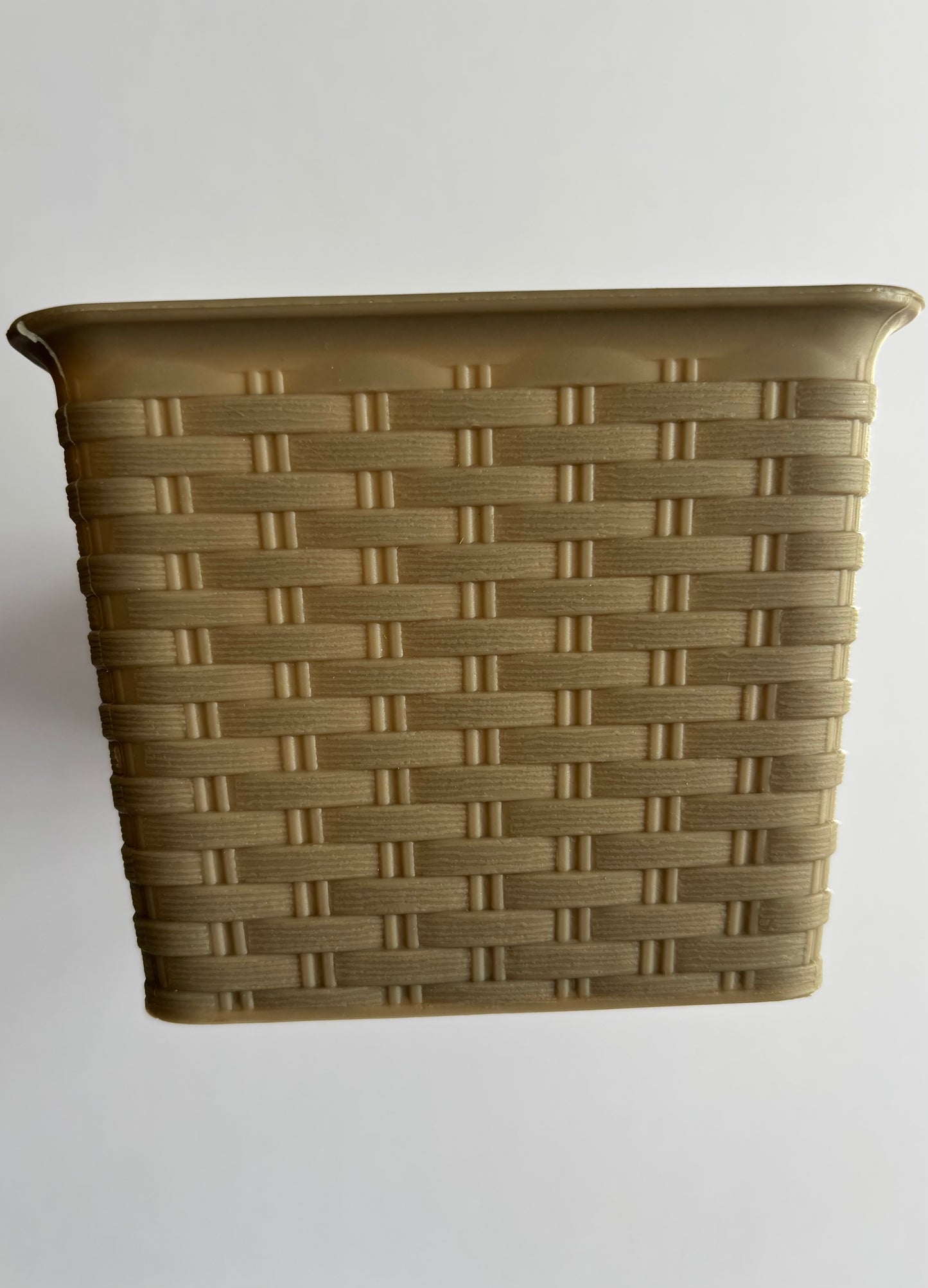 Plastic Woven Planter