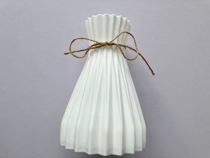 White Geometric Country Vibe Vase