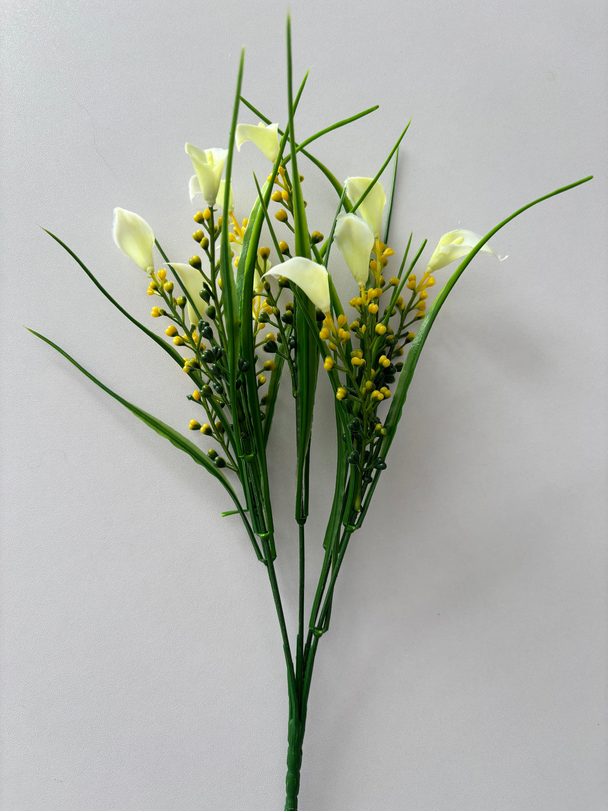 Ivory Small Calla Lily Foliage Bunch