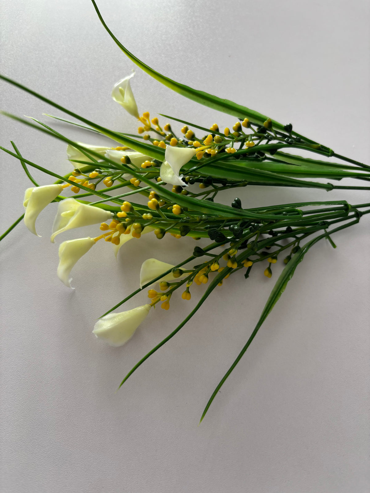 Ivory Small Calla Lily Foliage Bunch