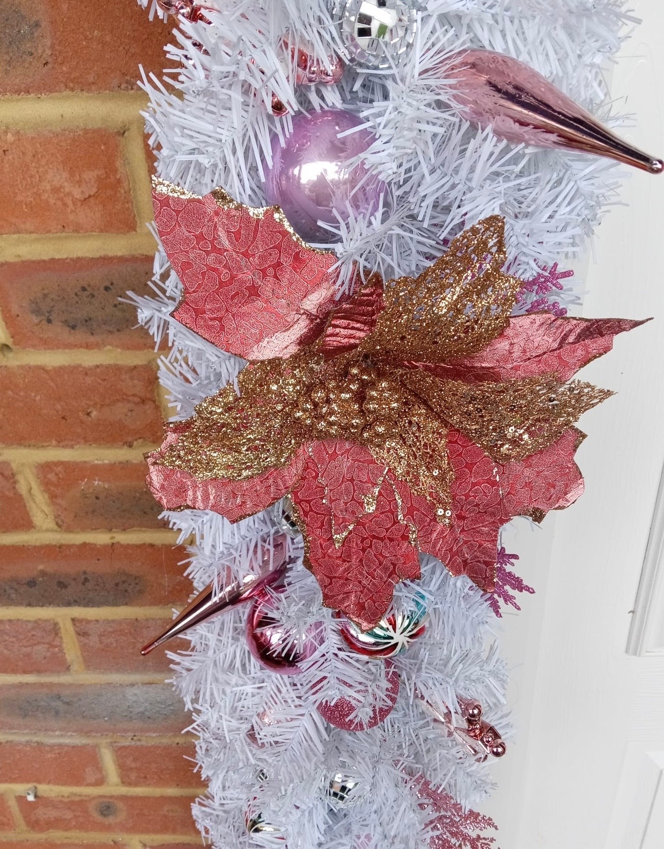 5ft Pink & White Artificial Garland