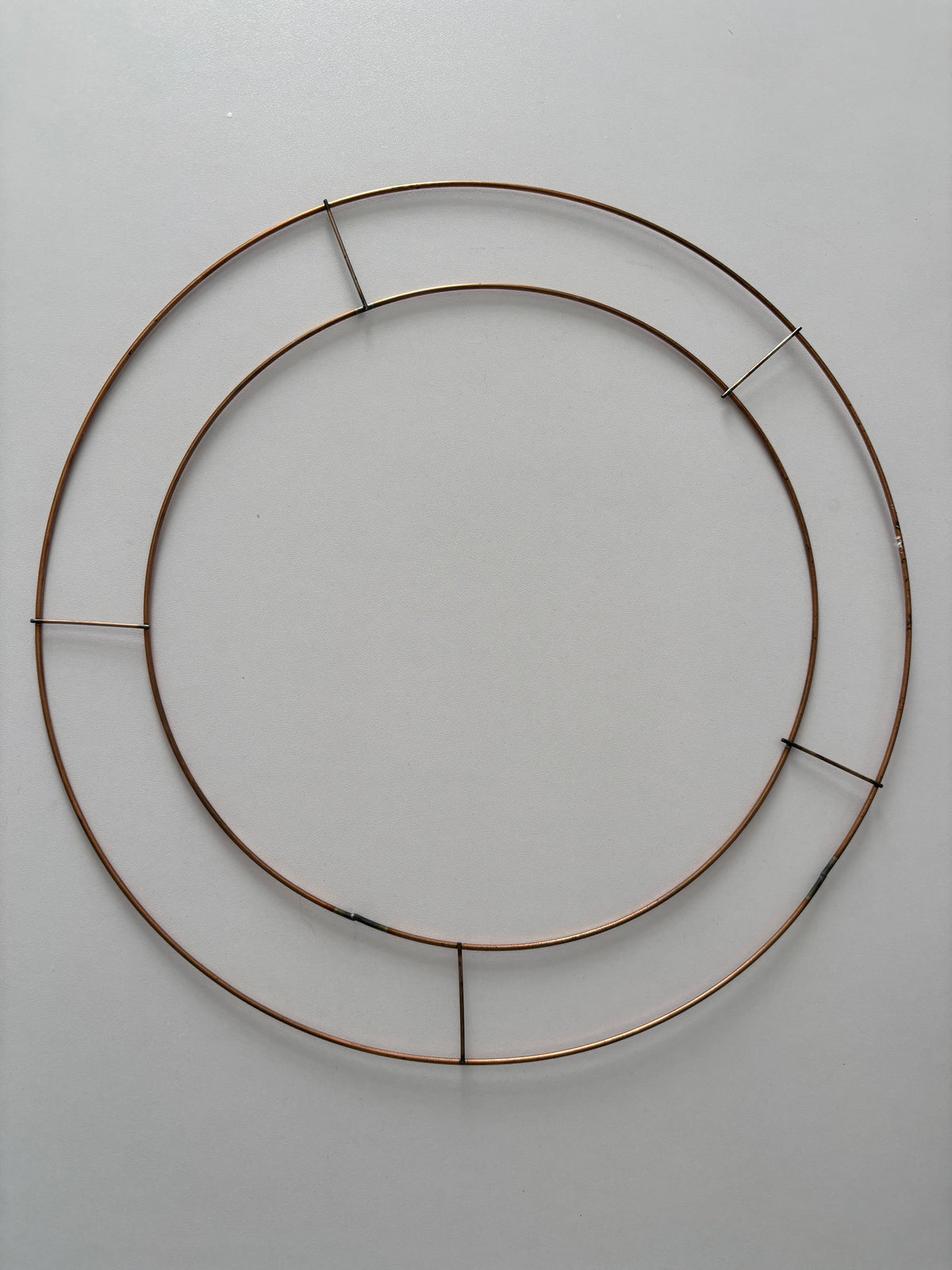 Copper-Toned Wire Wreath Frame Ring 35cm