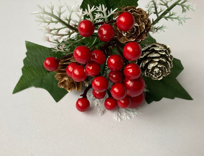Berry & Pinecone Pick