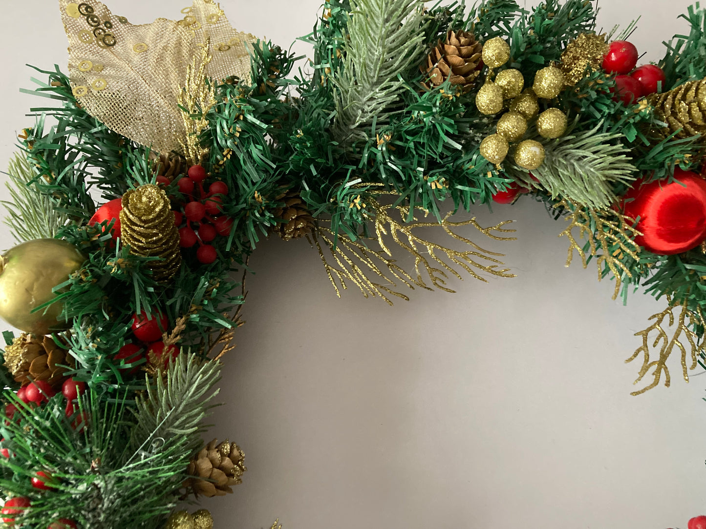 45cm Festive Gold & Red Wreath
