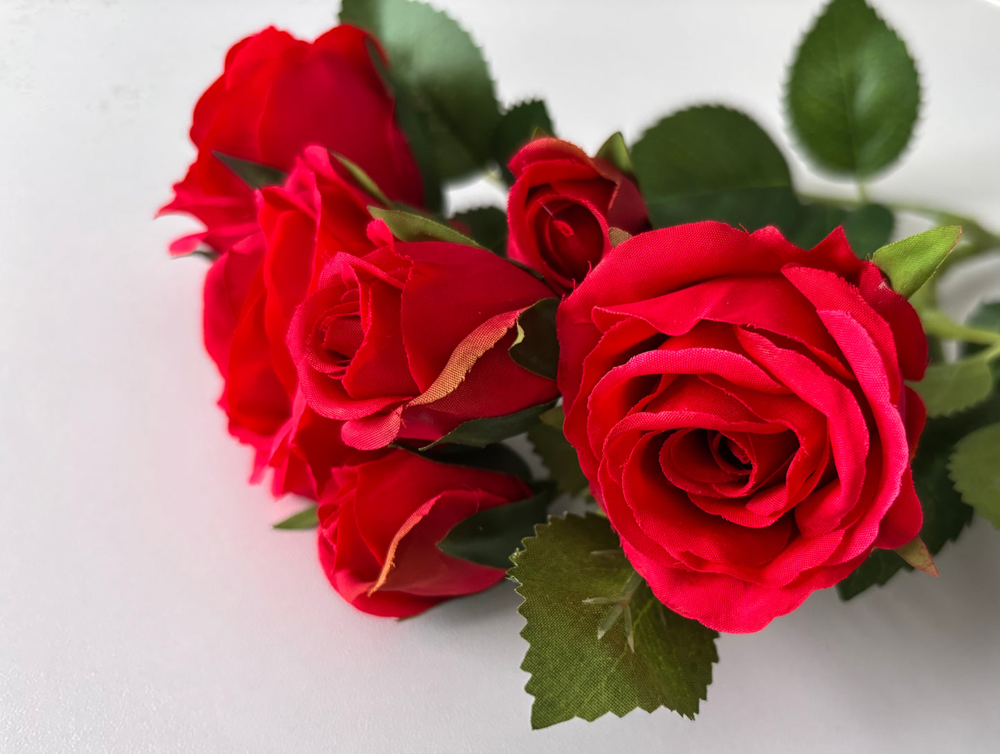 Red Rose Mixed Bud Spray