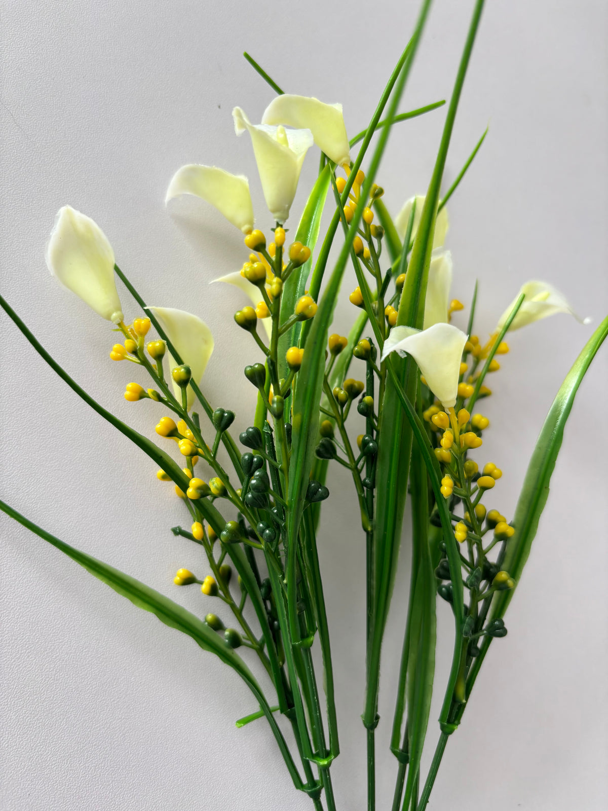 Ivory Small Calla Lily Foliage Bunch