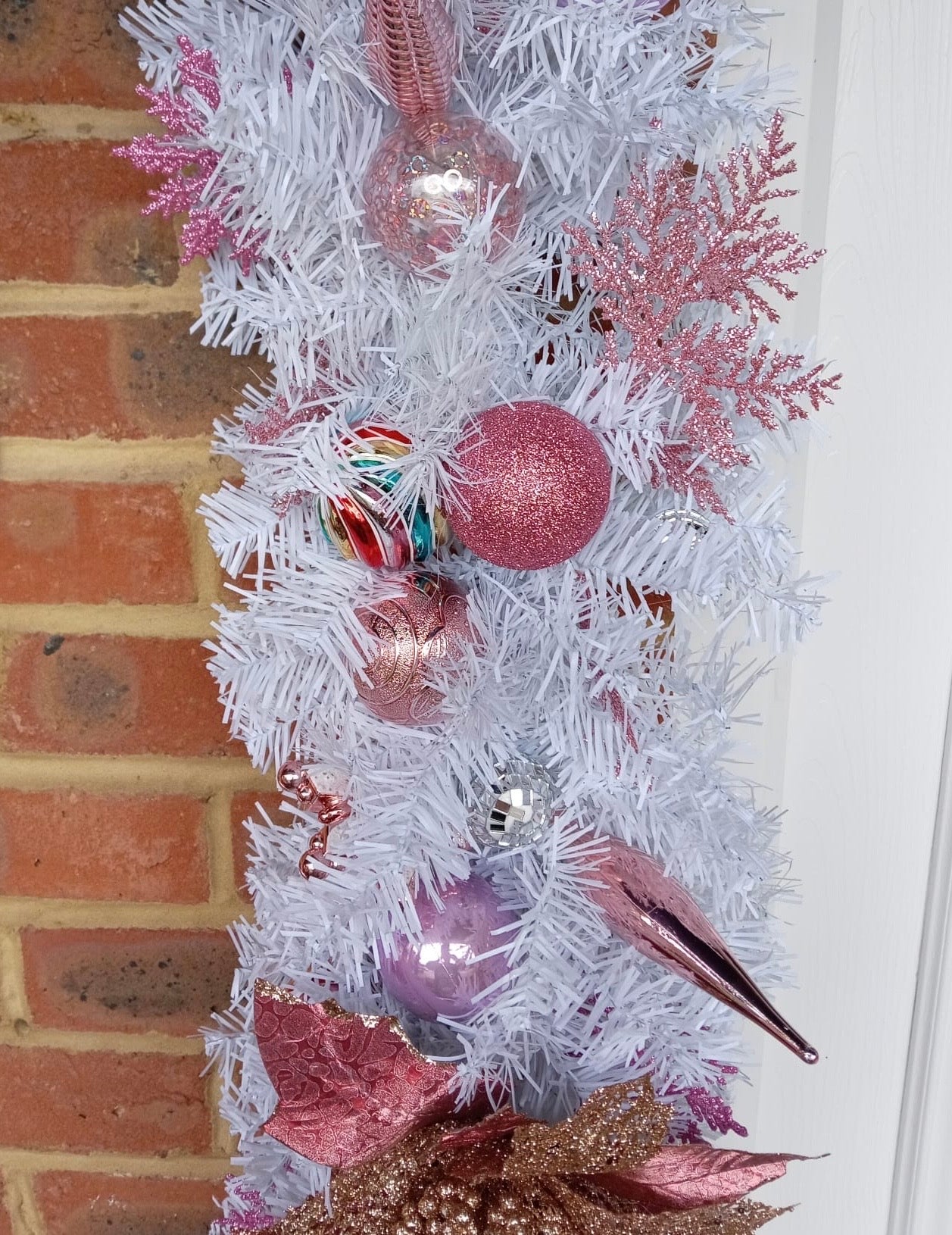 5ft Pink & White Artificial Garland