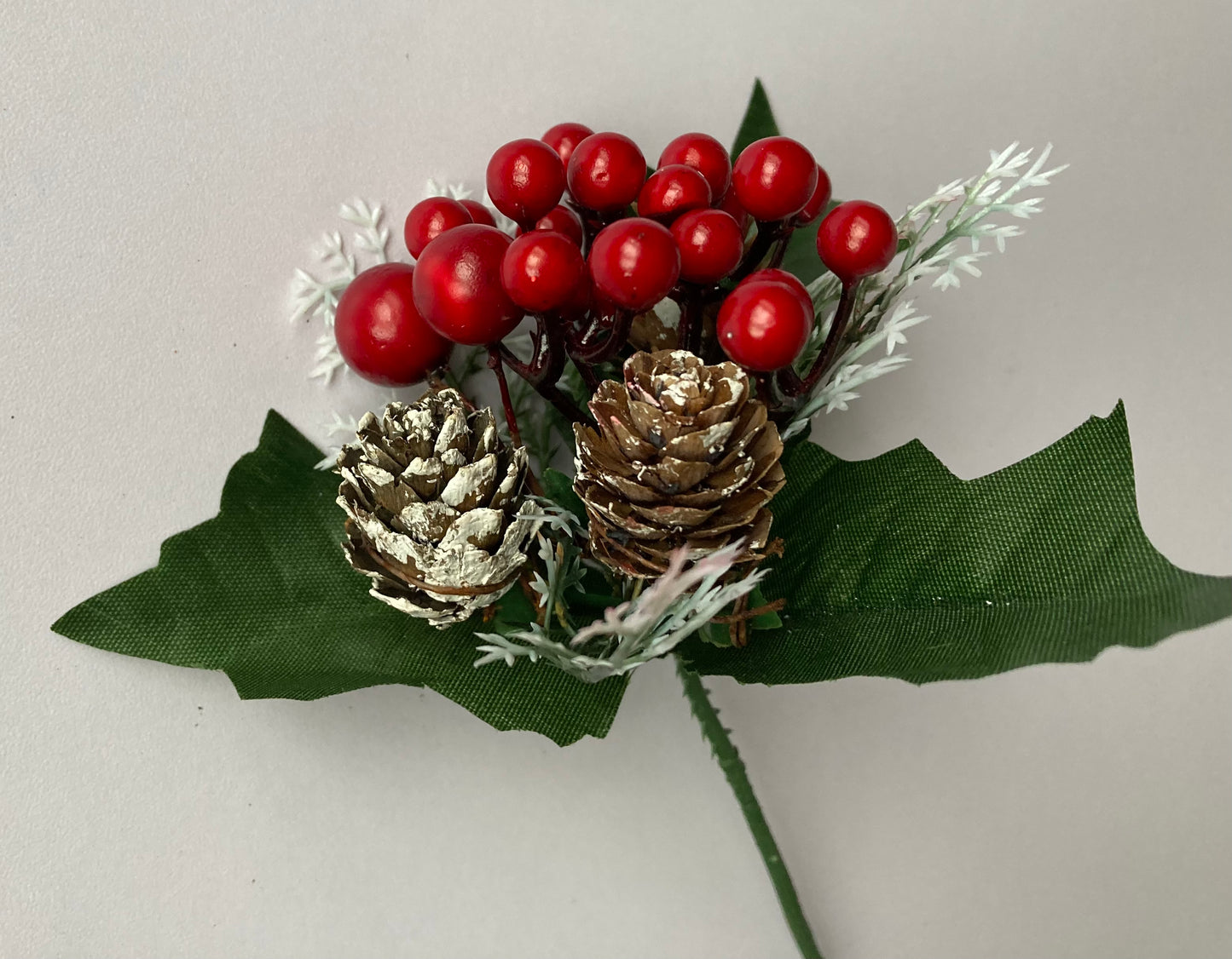 Berry & Pinecone Pick