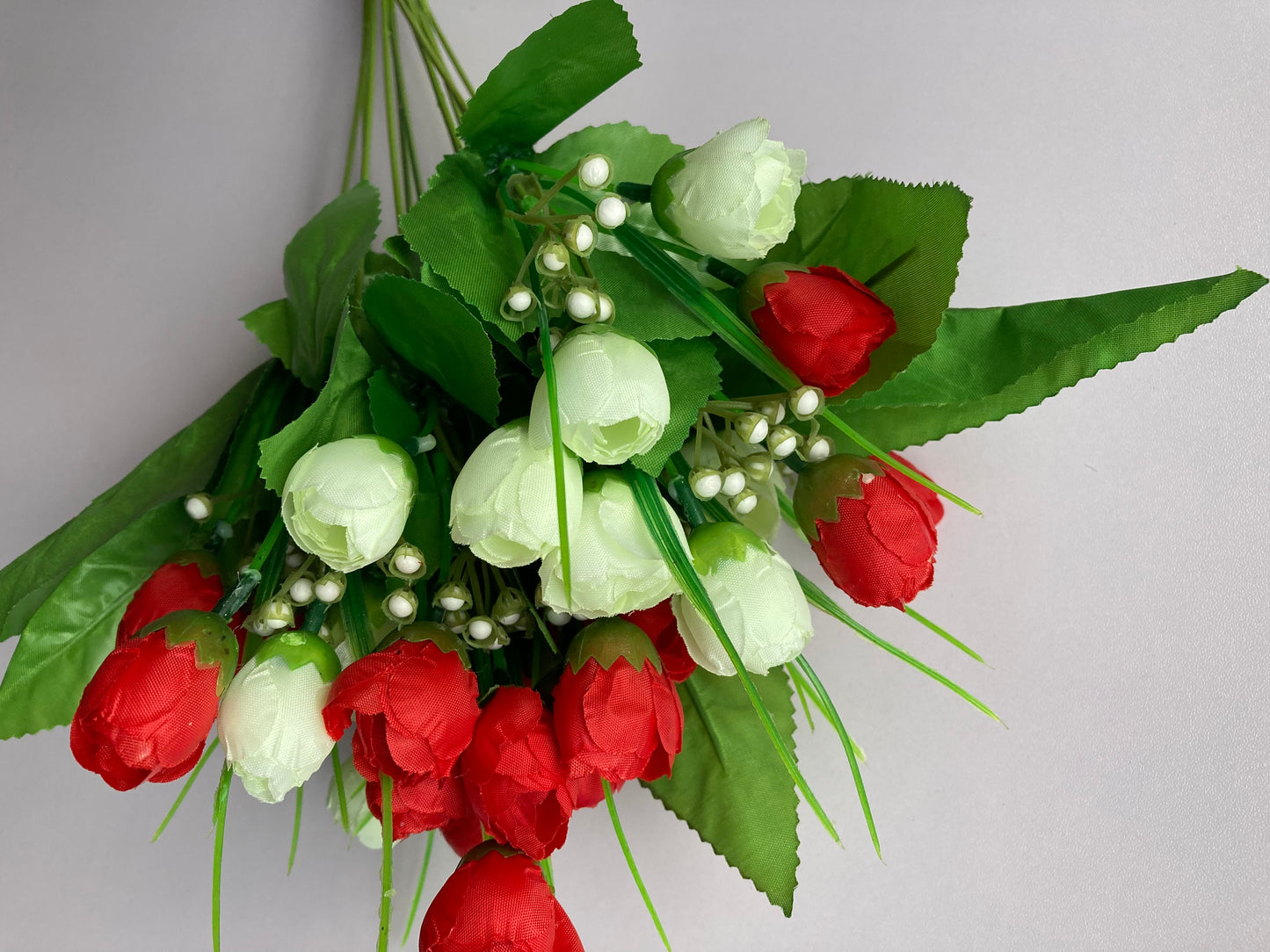 Red & Ivory Baby Tulip Bunch