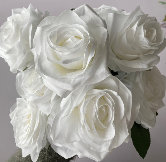 10 White Rose Bunch