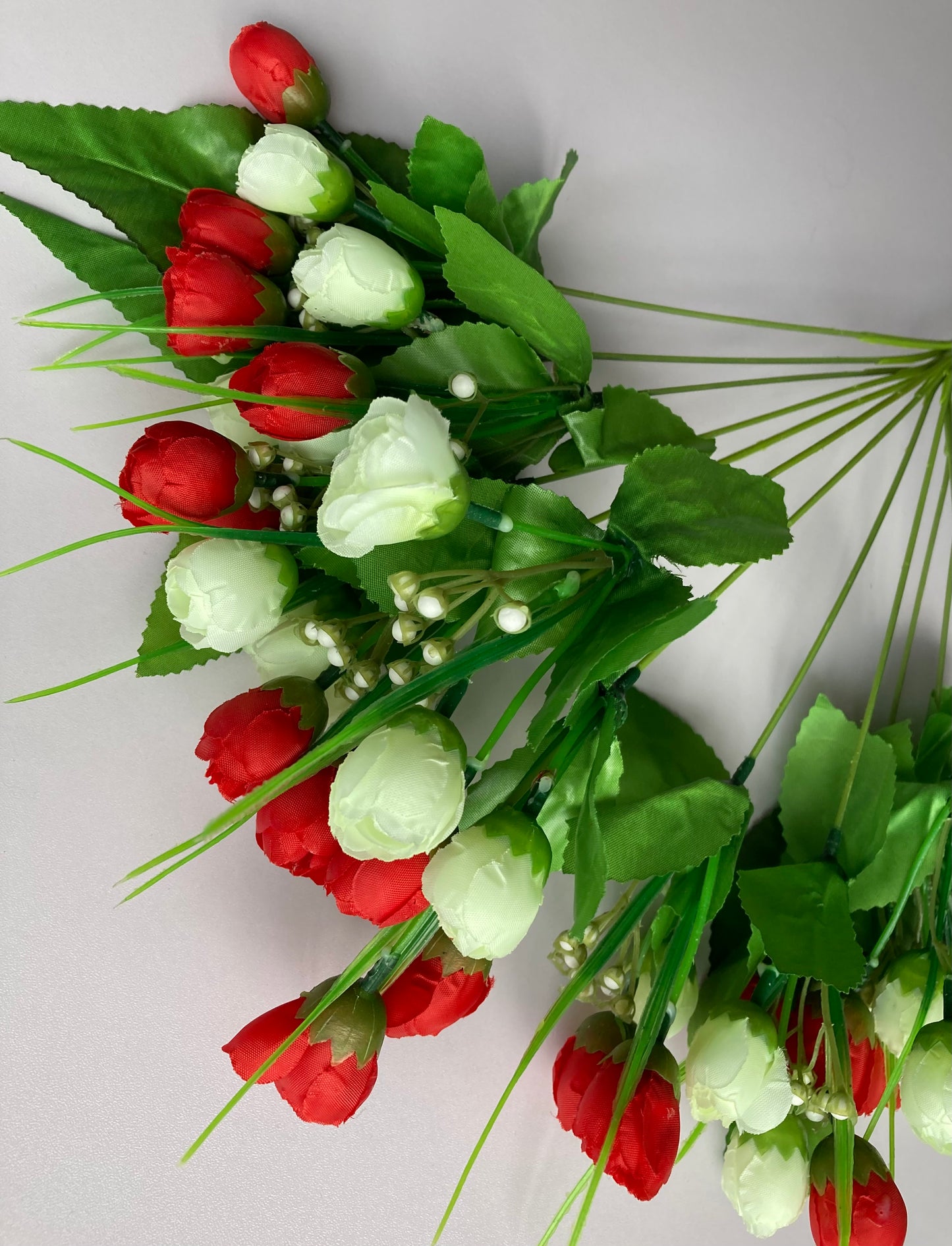 Red & Ivory Baby Tulip Bunch