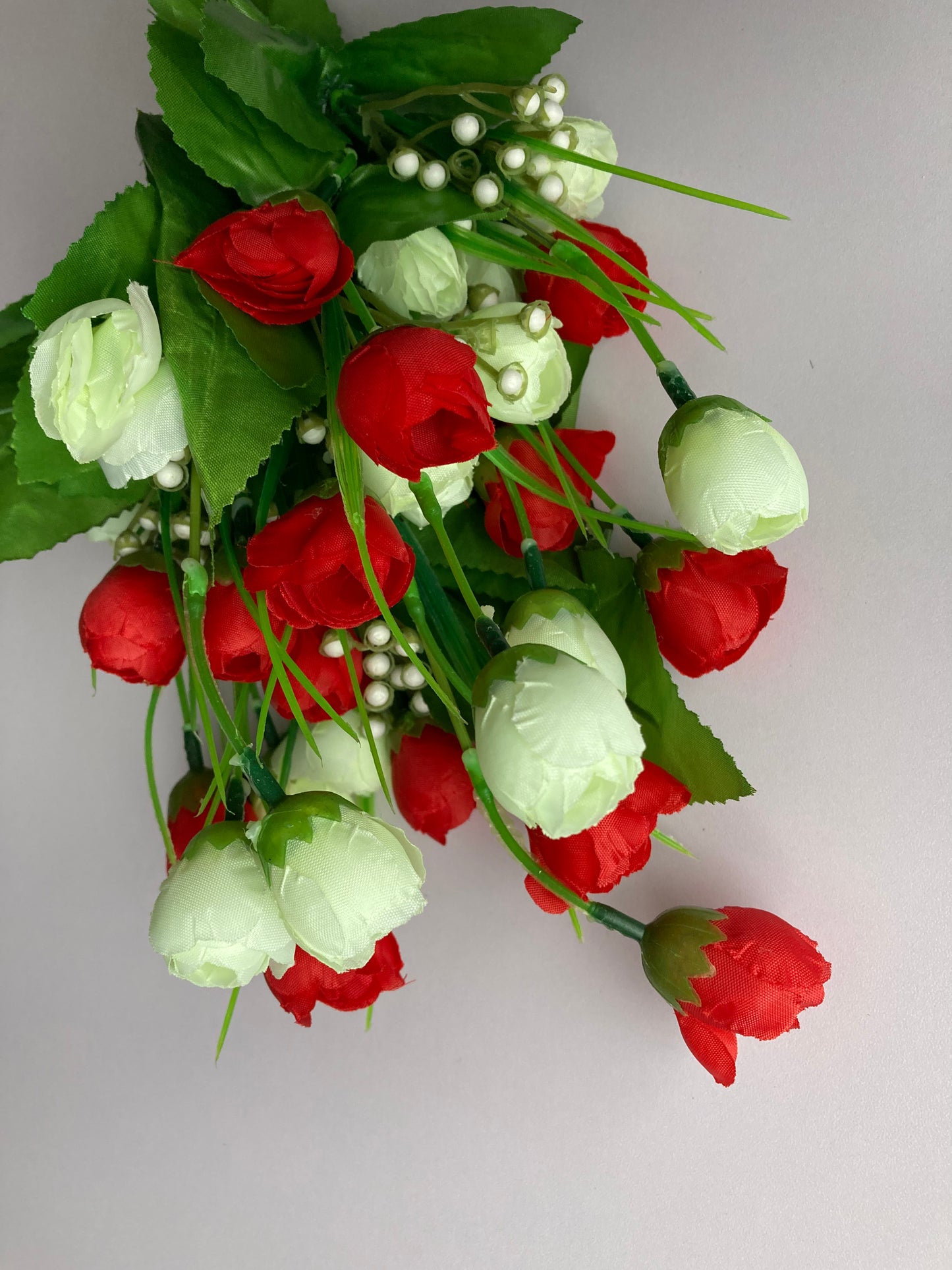 Red & Ivory Baby Tulip Bunch